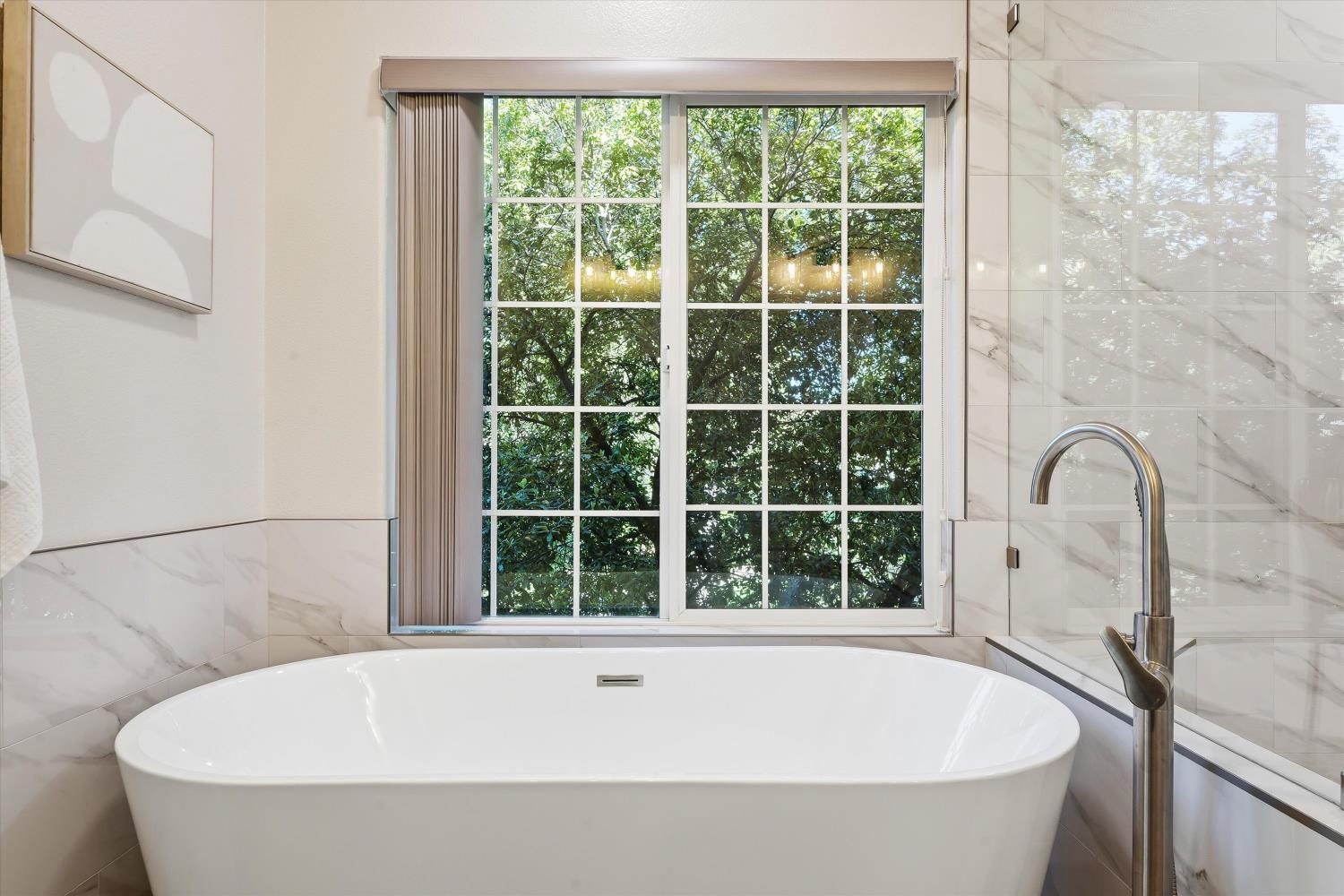 8347 Twin Rocks Road Granite Bay, CA 95746 - Photo 27 of 60 Primary soaking tub