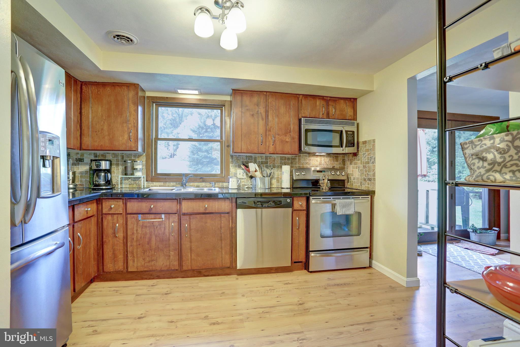 7374 Mountain Road Felton, PA 17322 - Photo 7 of 35 Kitchen