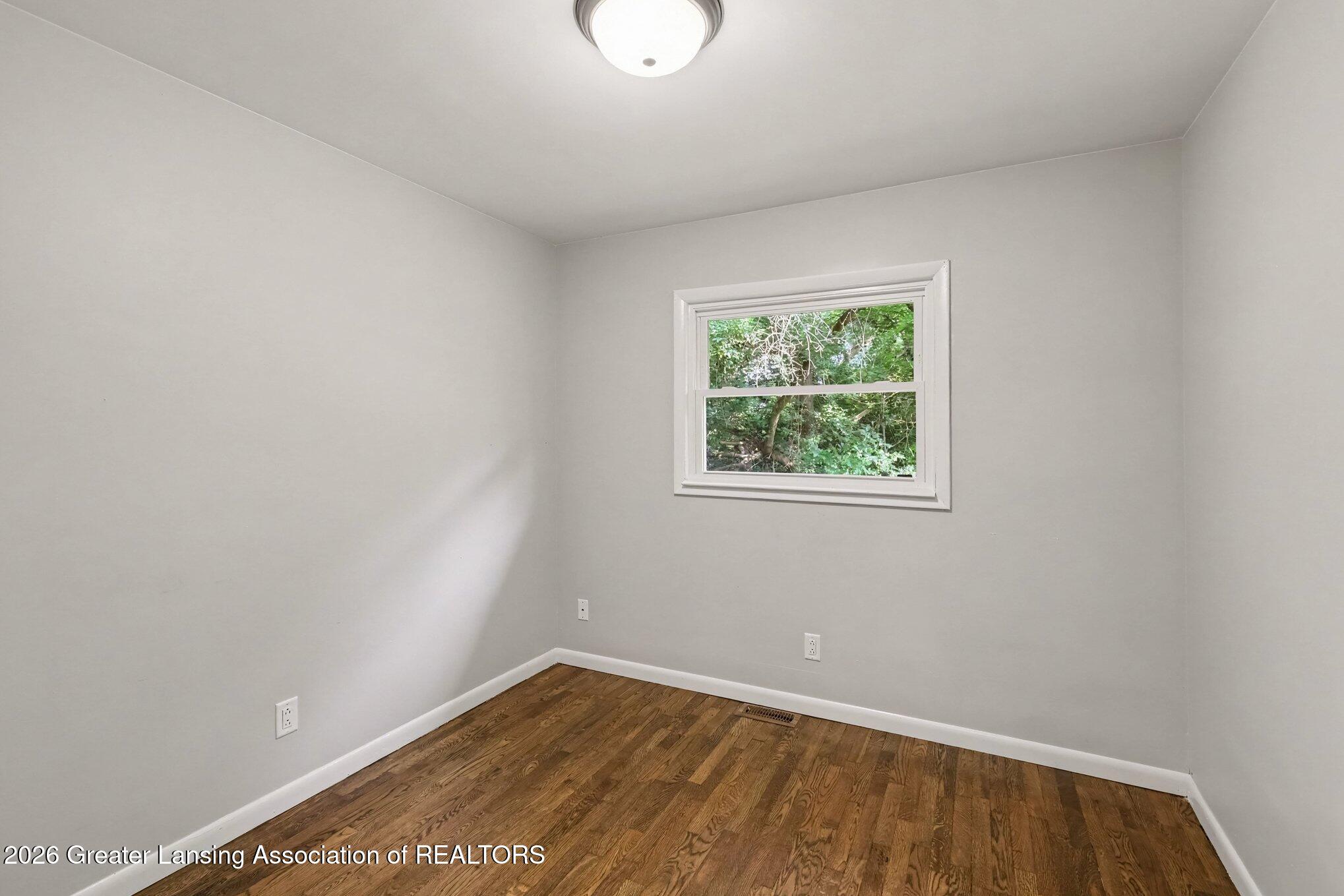 3725 Lansing Road Perry, MI 48872 - Photo 13 of 28 013_file_9827