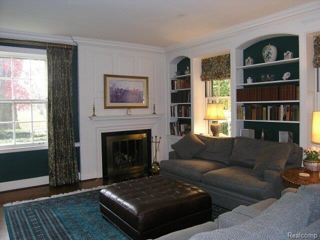 354 Provencal Road Grosse Pointe, MI 48236 - Photo 7 of 15 Library