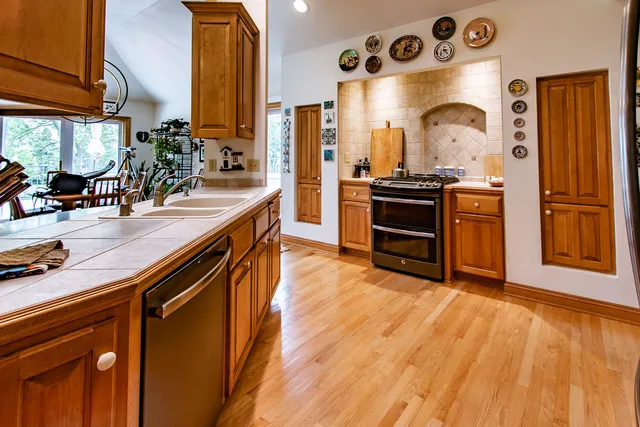 $739,000 | 827 East Lakeview Road, Hustisford, WI 53034