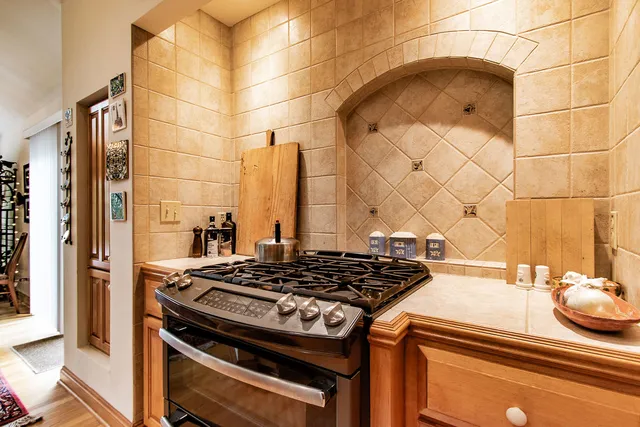 $739,000 | 827 East Lakeview Road, Hustisford, WI 53034