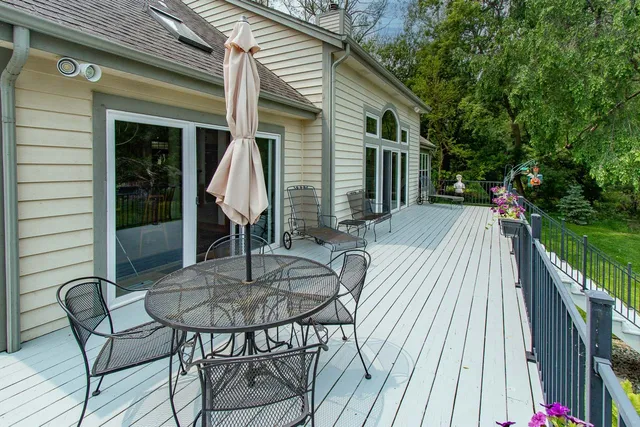 $739,000 | 827 East Lakeview Road, Hustisford, WI 53034