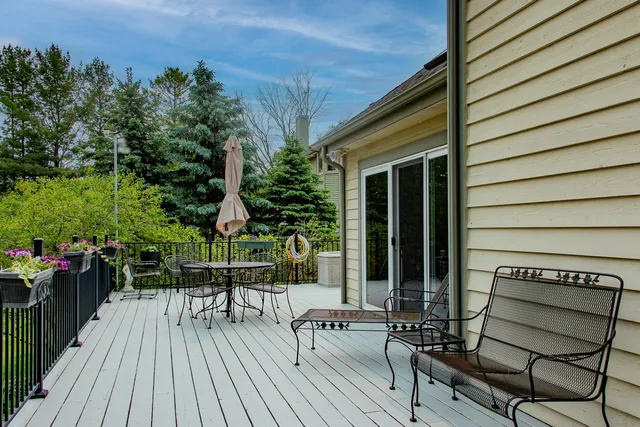 $739,000 | 827 East Lakeview Road, Hustisford, WI 53034