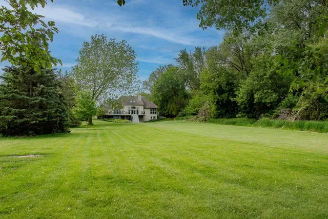 $739,000 | 827 East Lakeview Road, Hustisford, WI 53034