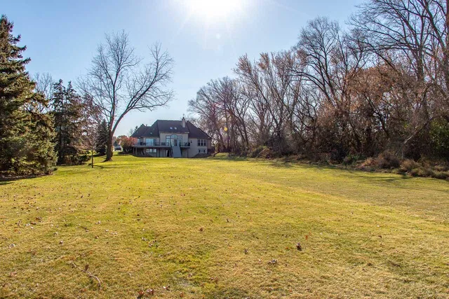 $739,000 | 827 East Lakeview Road, Hustisford, WI 53034