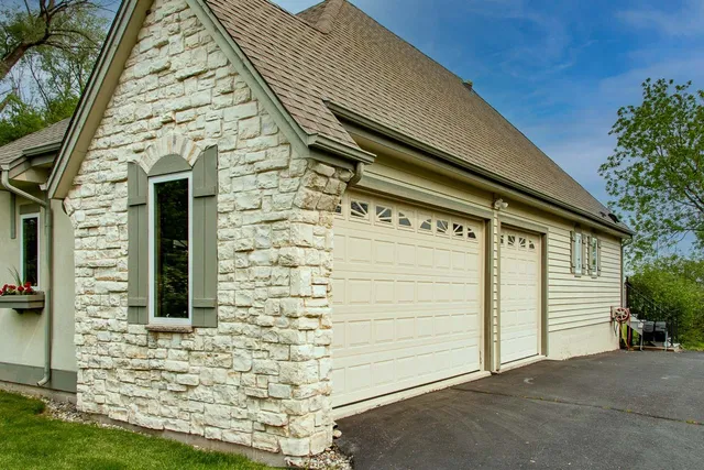 $739,000 | 827 East Lakeview Road, Hustisford, WI 53034