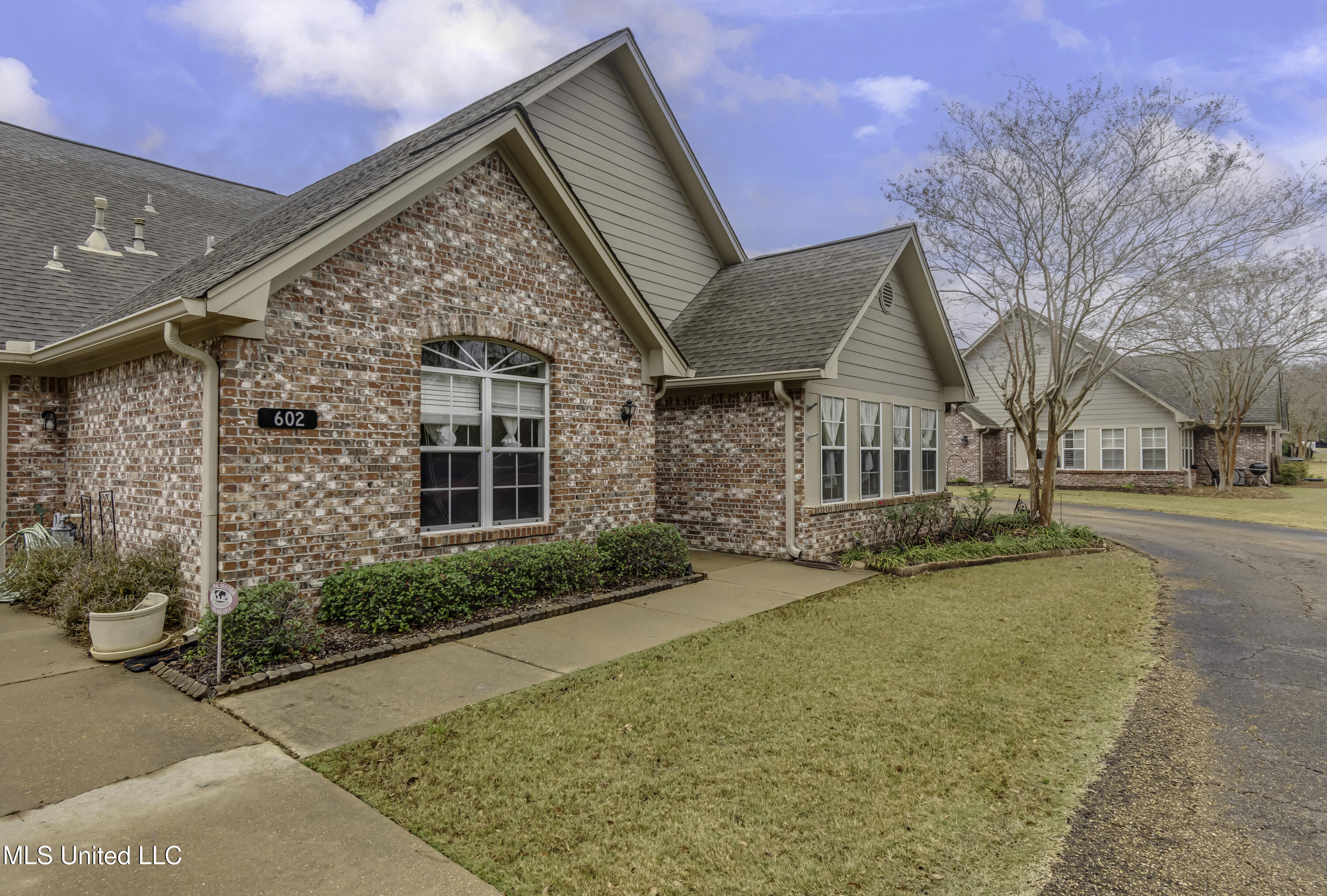 602 Charmont Place--5