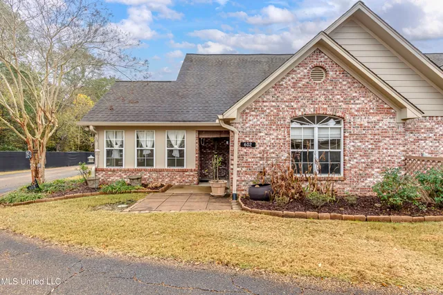 $260,000 | 602 Charmant Place, Ridgeland, MS 39157