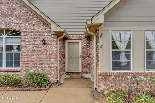 $260,000 | 602 Charmant Place, Ridgeland, MS 39157