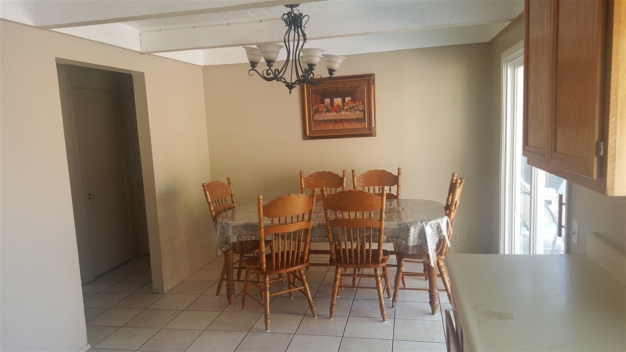 530 Raintree Drive Vista, CA 92084 - Photo 3 of 4 Gallery Image 3