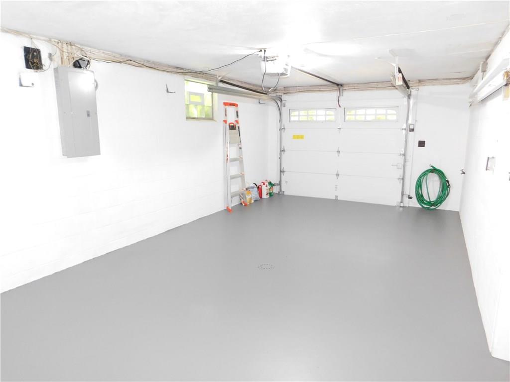120 Thomas Road McMurray, PA 15317 - Photo 16 of 20 Spotless garage.
