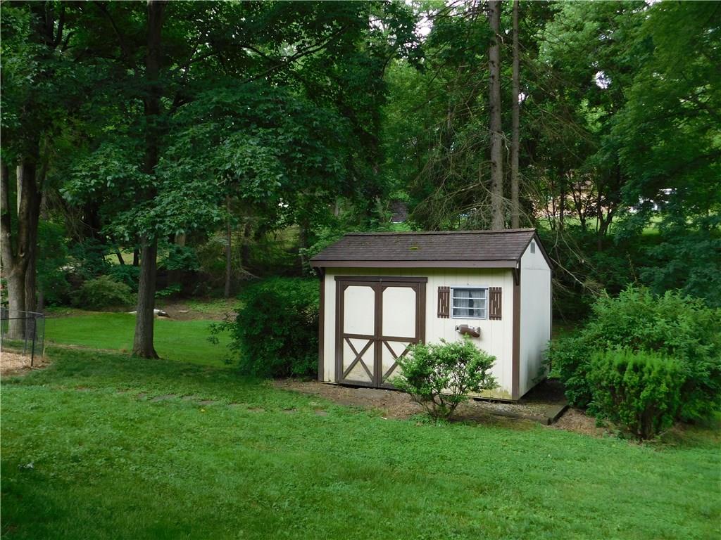 120 Thomas Road McMurray, PA 15317 - Photo 17 of 20 Storage shed in back yard.
