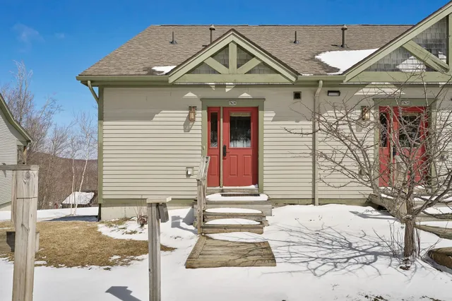 $495,000 | 196 Stateside Road, Unit 4782, Jay, VT 05859