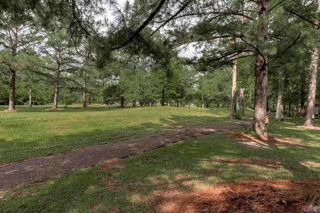 $299,900 | 6094 Beechgrove Lane, St. Francisville, LA 70775