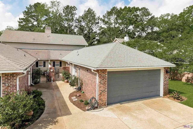 $299,900 | 6094 Beechgrove Lane, St. Francisville, LA 70775