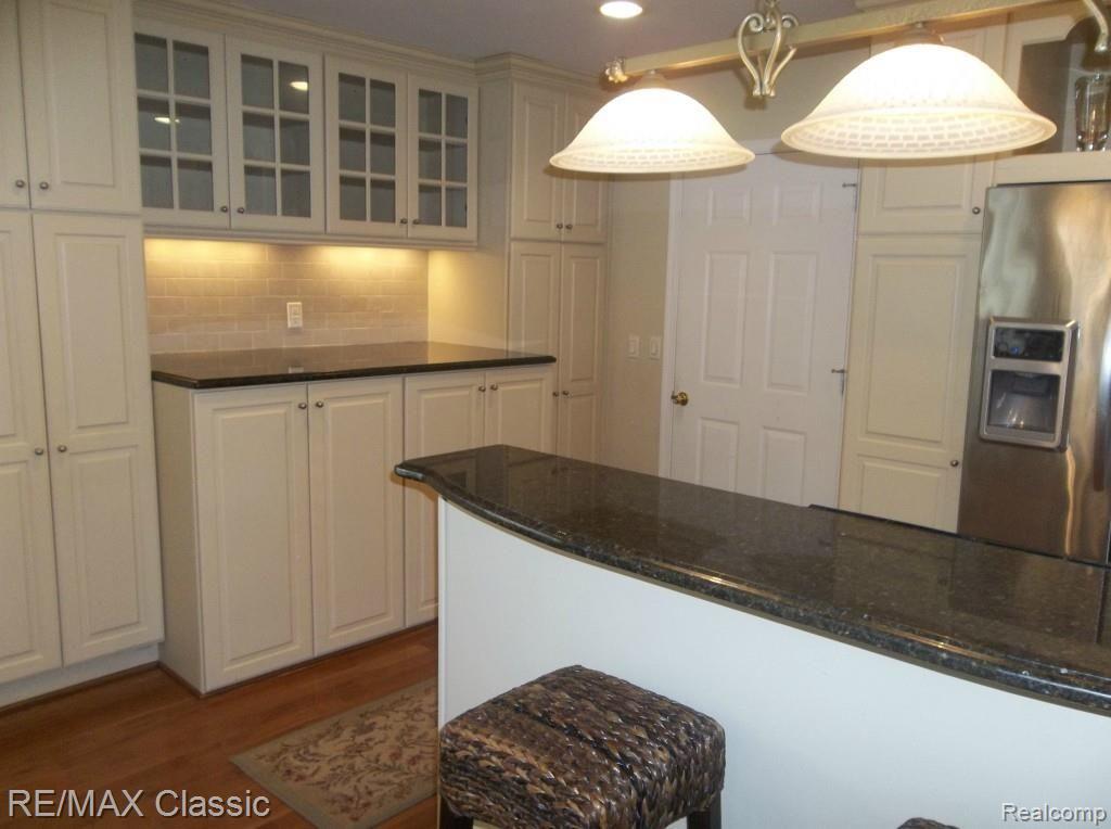 23055 Farmington Road Farmington, MI 48336 - Photo 10 of 24 8.JPG