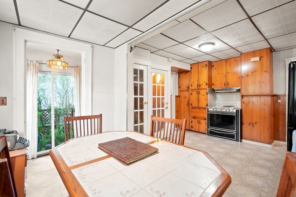117 Burghardt Street Springfield, MA 01109 - Photo 20 of 42