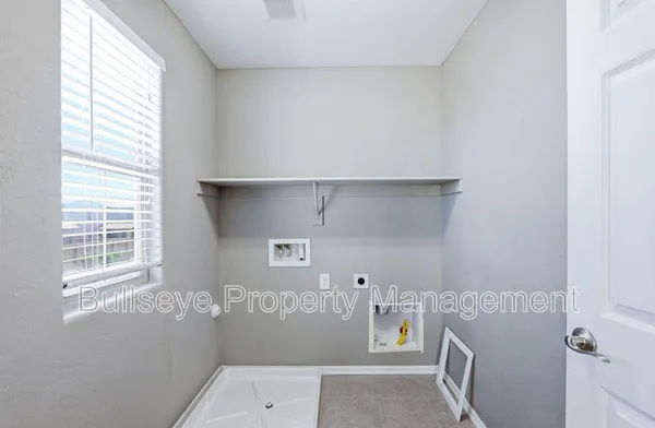 $2,950 | 304 North 78th Place, Mesa, AZ 85207