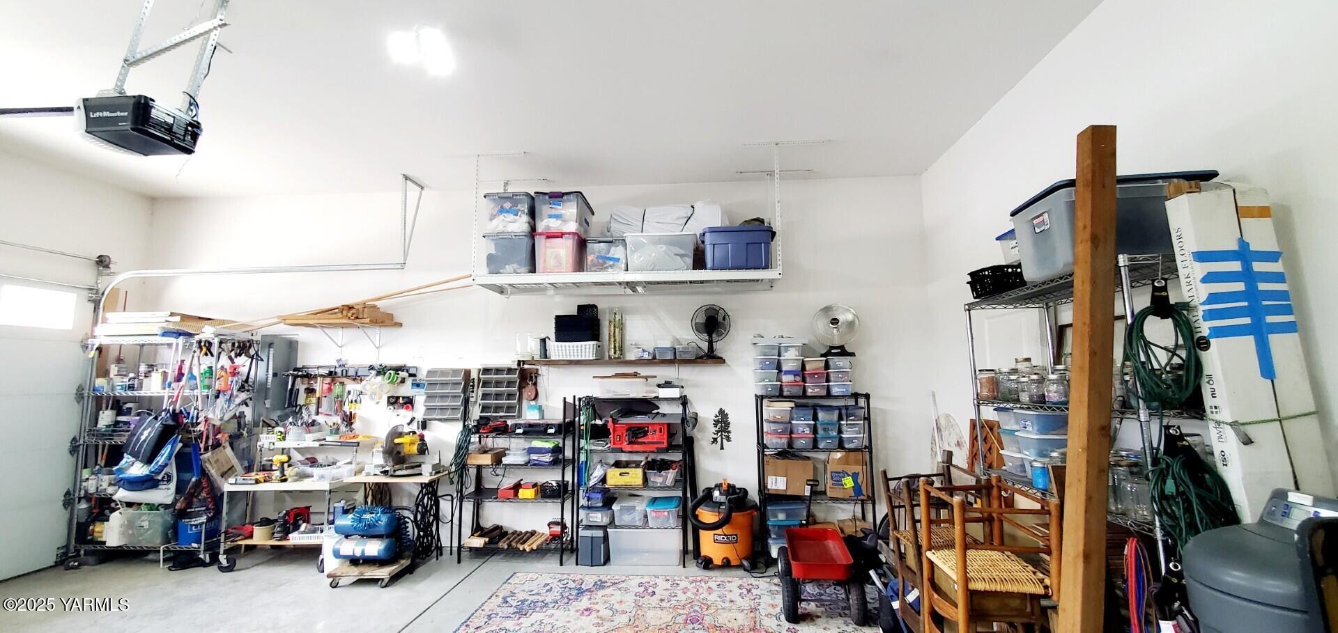 7106 Vista Ridge Avenue Yakima, WA 98903 - Photo 41 of 43 a view of storage and utility room