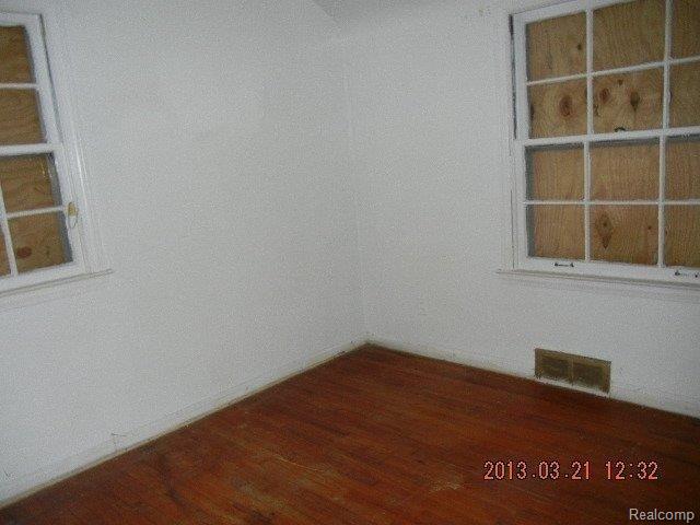18479 Sunderland Road Detroit, MI 48219 - Photo 2 of 12 sunderland din rm.jpeg