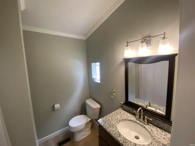 $222,500 | 1101 North 200 West, Washington, IN 47501