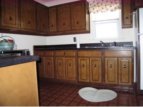 290 Cherokee Road Bristol, VA 24201 - Photo 4 of 9 Kitchen