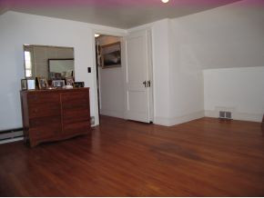 290 Cherokee Road Bristol, VA 24201 - Photo 7 of 9 2nd Foor Bedroom