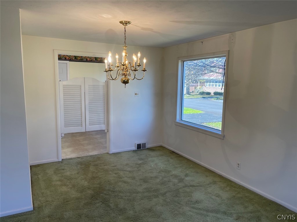 229 Willumae Drive Syracuse, NY 13208 - Photo 12 of 30 Dining Area