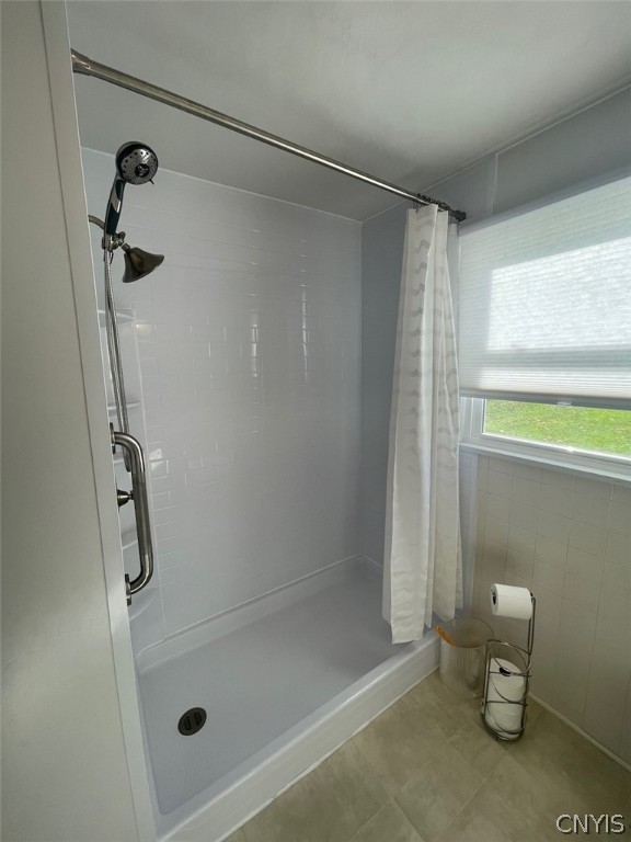 229 Willumae Drive Syracuse, NY 13208 - Photo 19 of 30 Newly renovated downstairs full bathroom