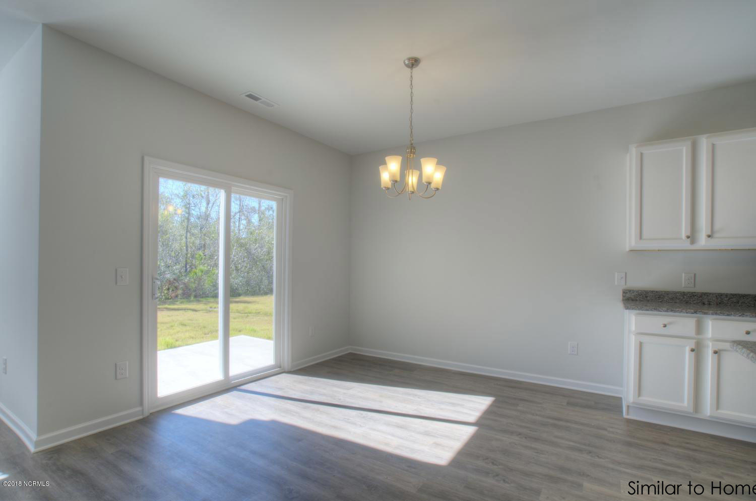 604 Saltree Circle, Unit 104 Holly Ridge, NC 28445 - Photo 4 of 21 Cali-large-006-3-Eating Area