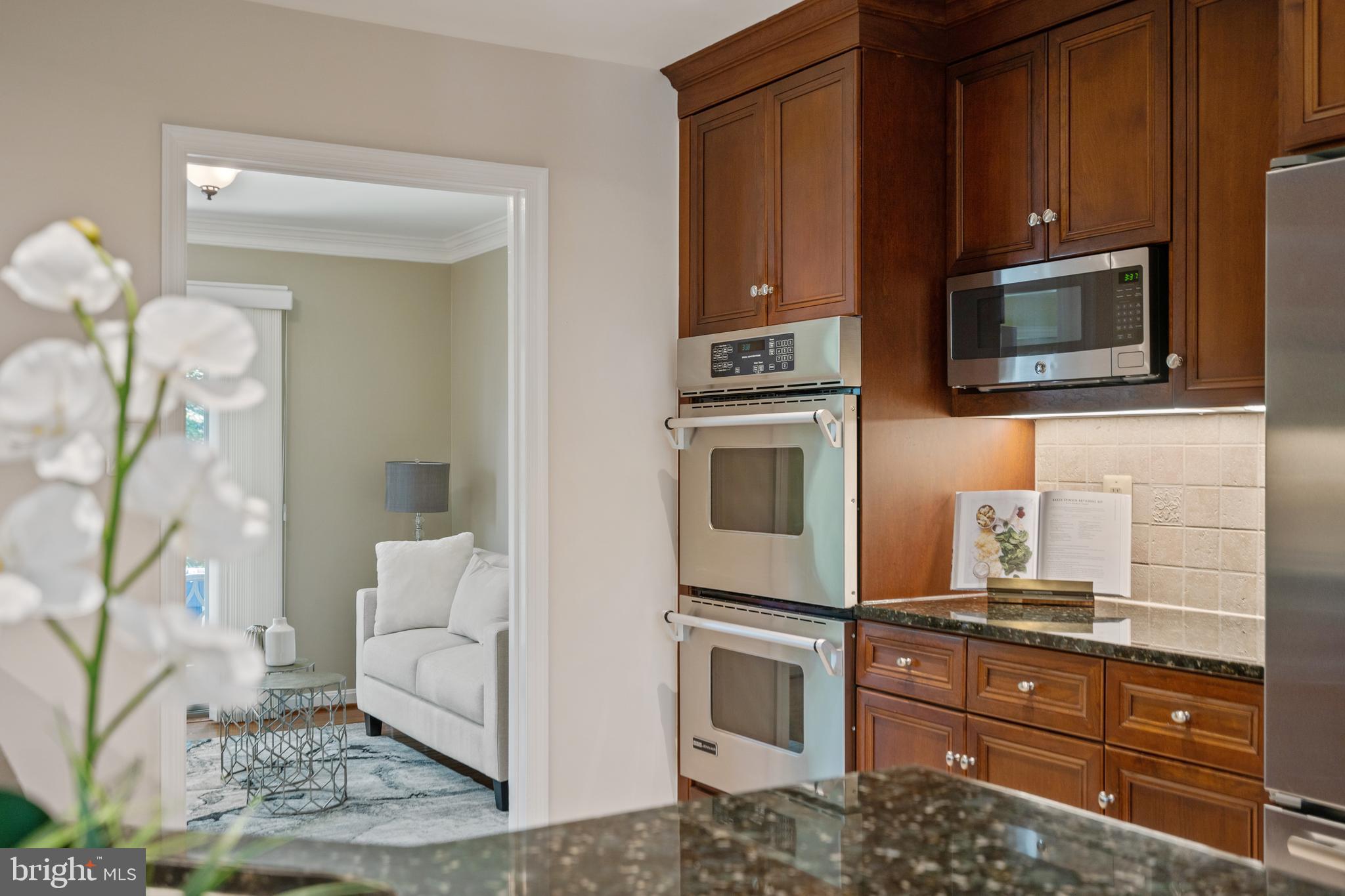 2401 Lakevale Drive Vienna, VA 22181 - Photo 11 of 61