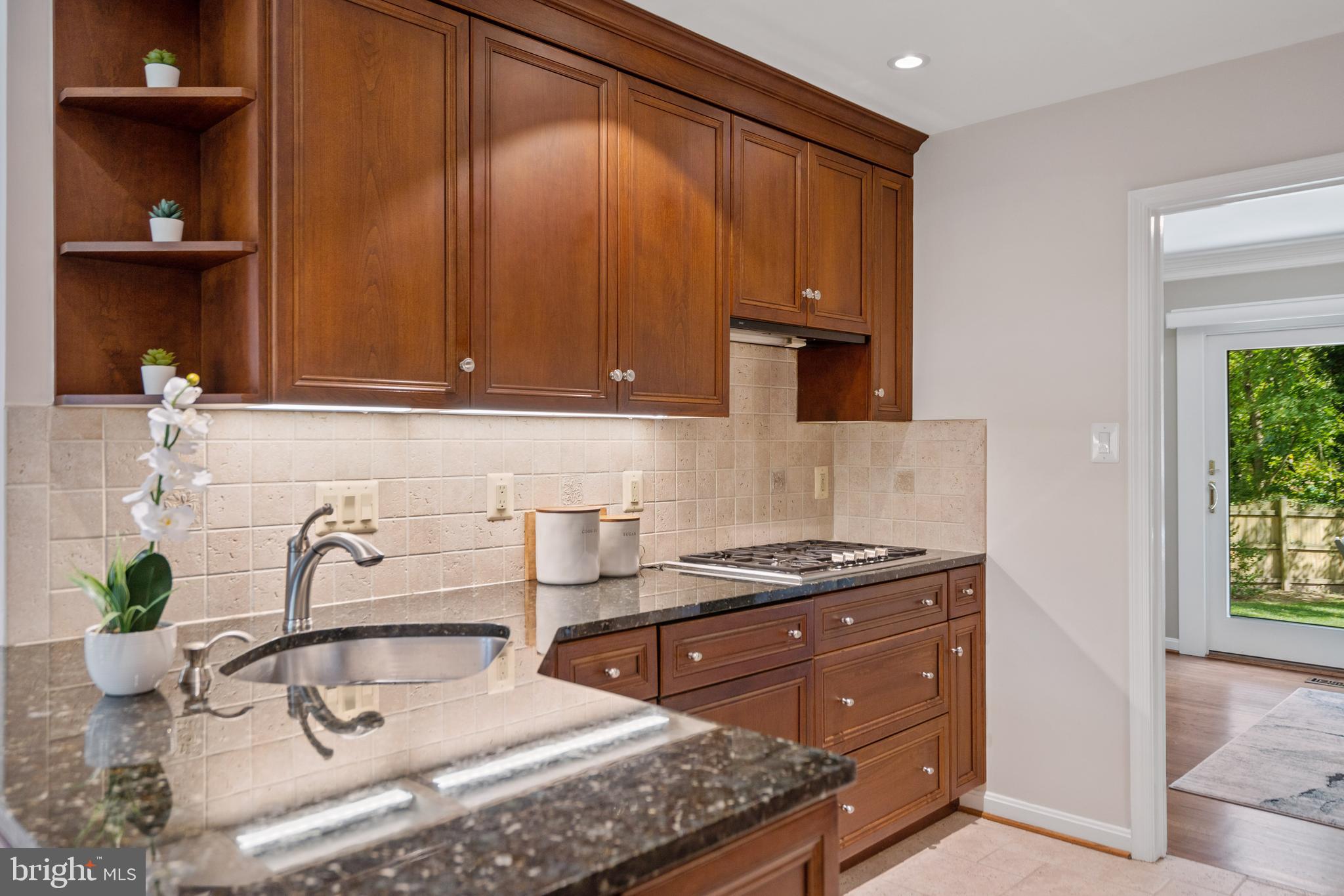 2401 Lakevale Drive Vienna, VA 22181 - Photo 13 of 61