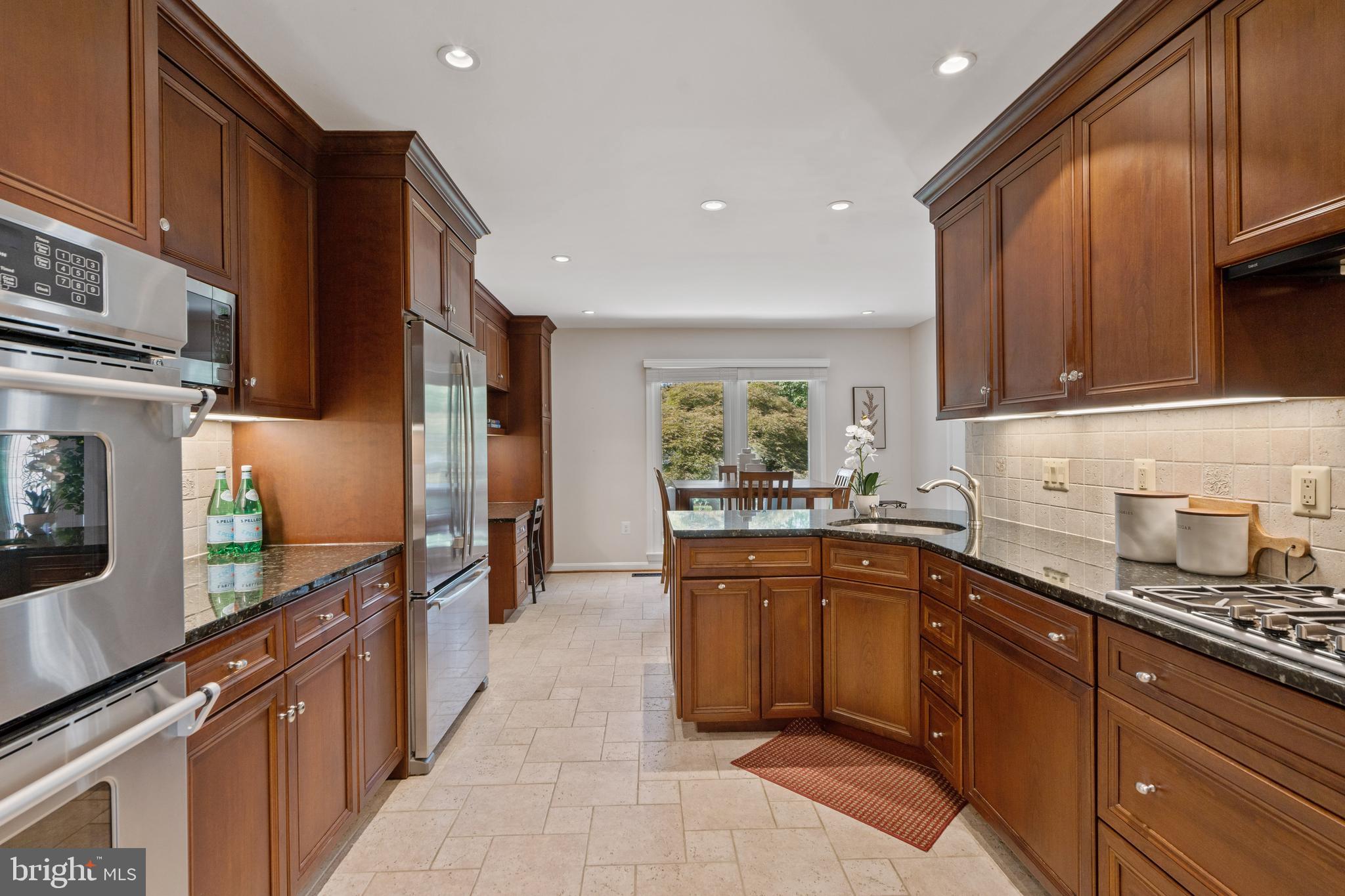 2401 Lakevale Drive Vienna, VA 22181 - Photo 15 of 61