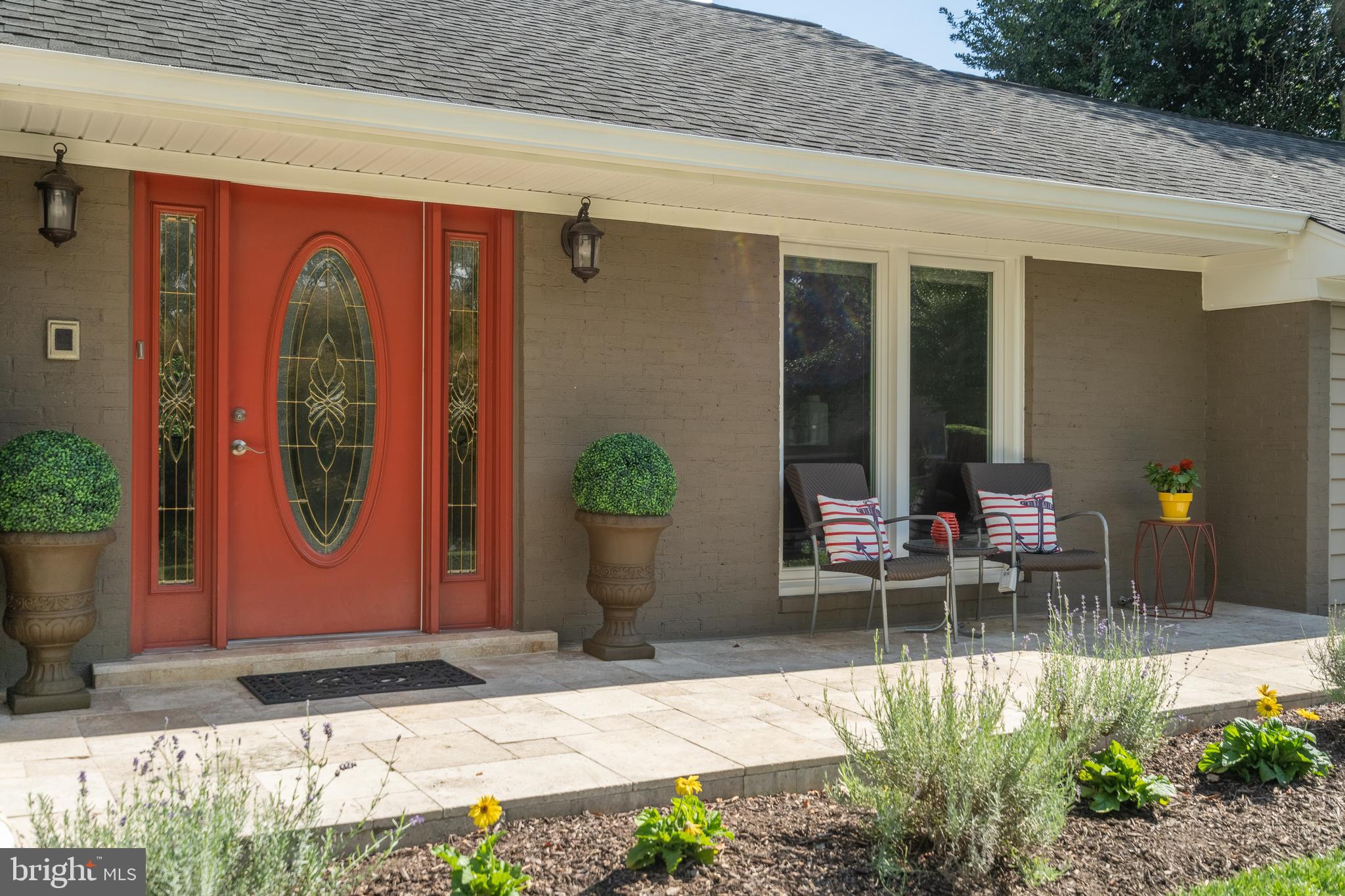 2401 Lakevale Drive Vienna, VA 22181 - Photo 4 of 61