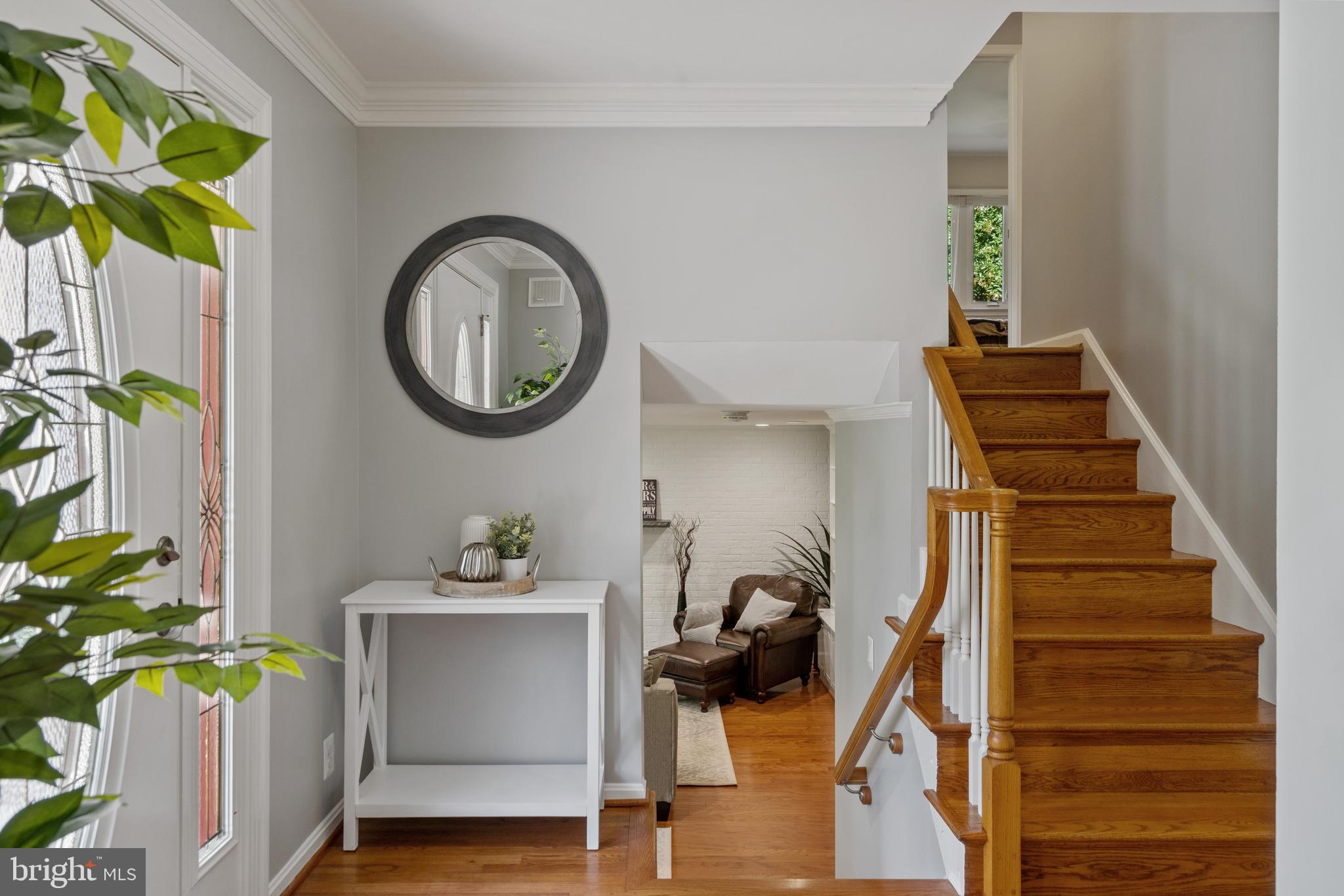 2401 Lakevale Drive Vienna, VA 22181 - Photo 5 of 61