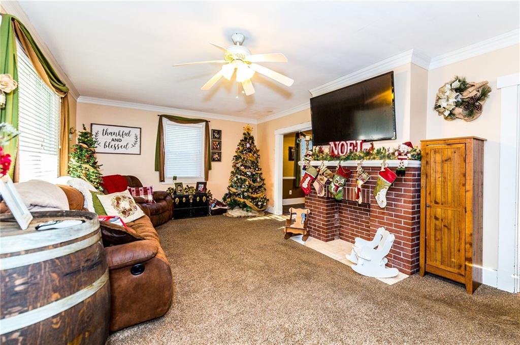 398 Moon Clinton Road Coraopolis, PA 15108 - Photo 3 of 25 Enter into the large living area