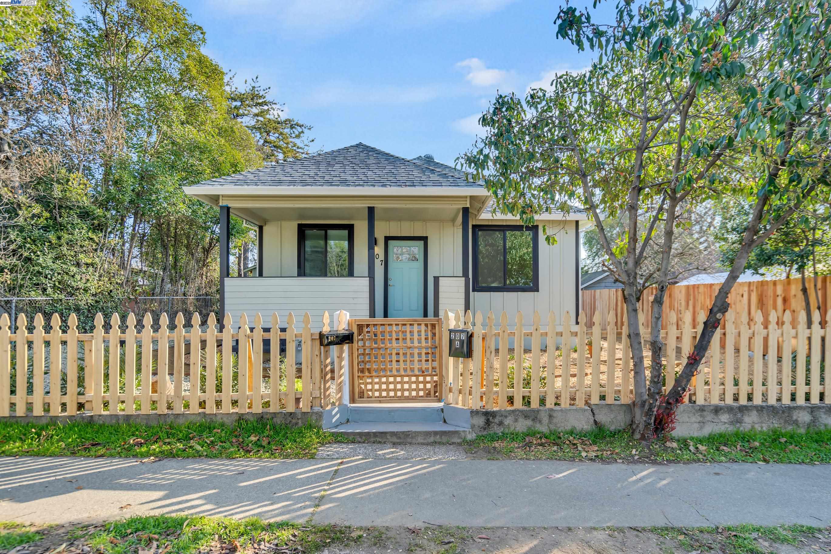 207 D Street Roseville, CA 95678 - Photo 1 of 1 a front view of a house with a garden