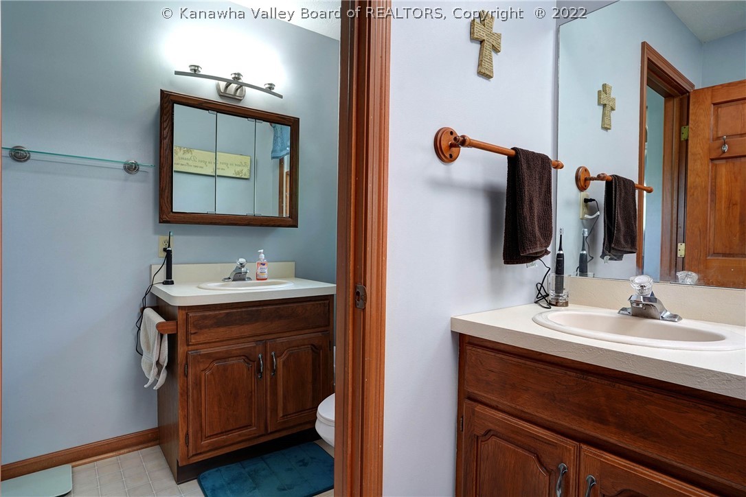 136 Summit Ridge Road Hurricane, WV 25526 - Photo 18 of 39 Gallery Image 18