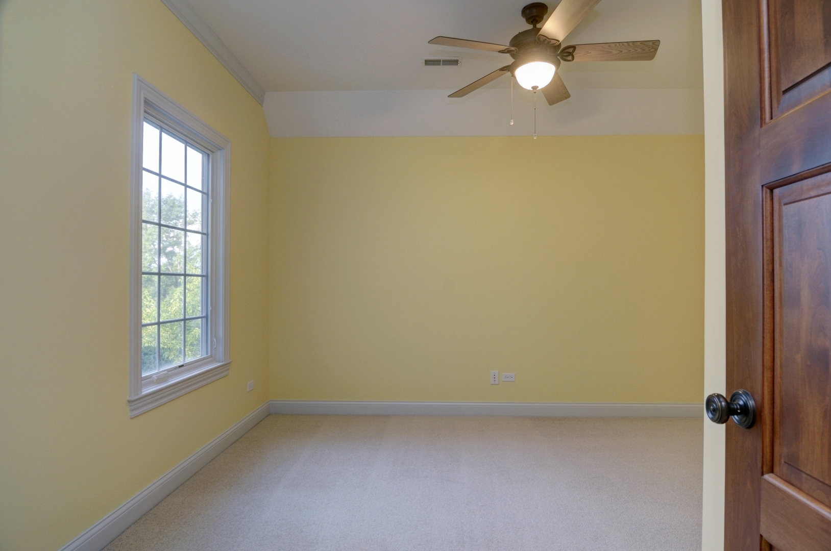 510 Rookery Lane Joliet, IL 60431 - Photo 28 of 40 a view of empty room with window