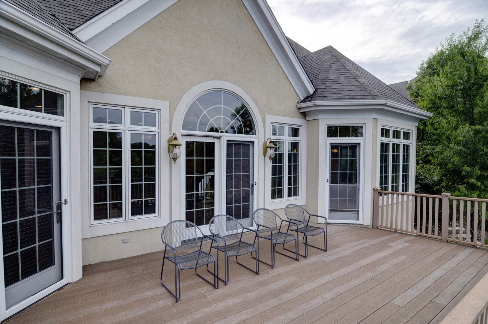 510 Rookery Lane Joliet, IL 60431 - Photo 39 of 40 a view of a house with sitting area and porch
