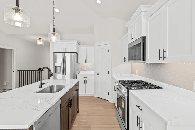 $639,900 | 1589 Spruce Street, Farmington, MN 55024