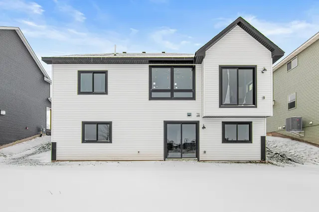 $639,900 | 1589 Spruce Street, Farmington, MN 55024