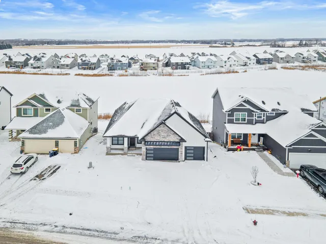 $639,900 | 1589 Spruce Street, Farmington, MN 55024