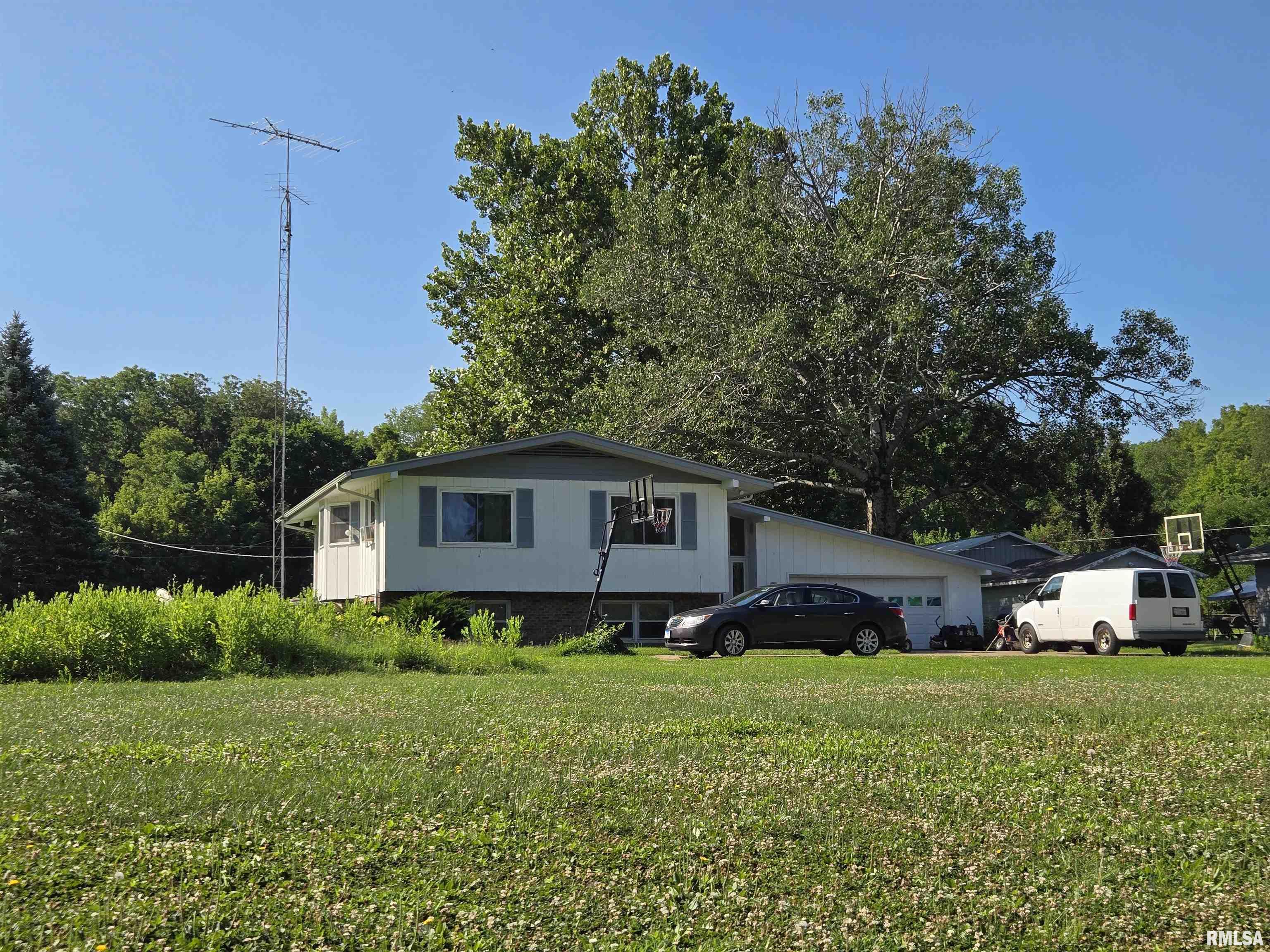 726 East First Street Dallas City, IL 62330 - Photo 1 of 22