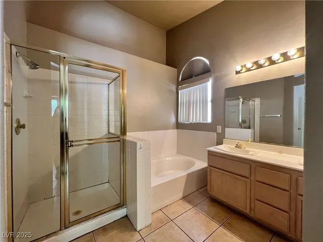 $1,950 | 9824 Double Rock Drive, Las Vegas, NV 89134