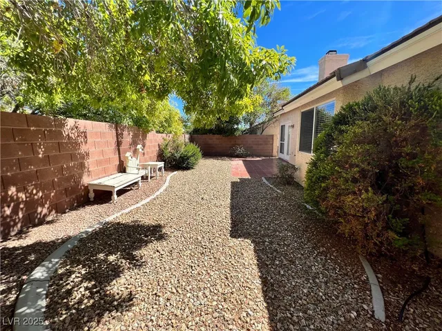 $1,950 | 9824 Double Rock Drive, Las Vegas, NV 89134