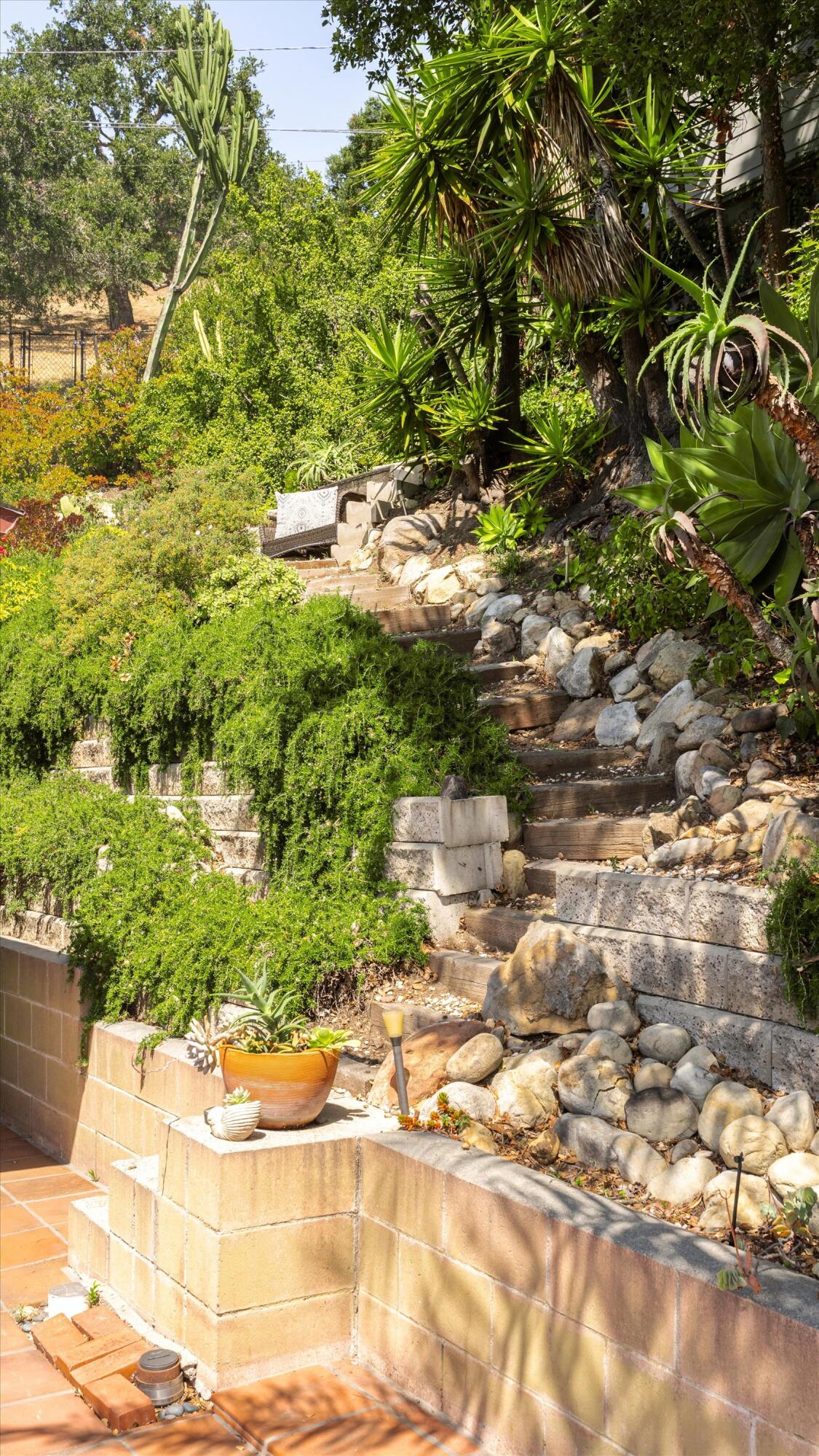 5 Las Alturas Road Santa Barbara, CA 93103 - Photo 20 of 24 25-5 Las Alturas Rd - 25