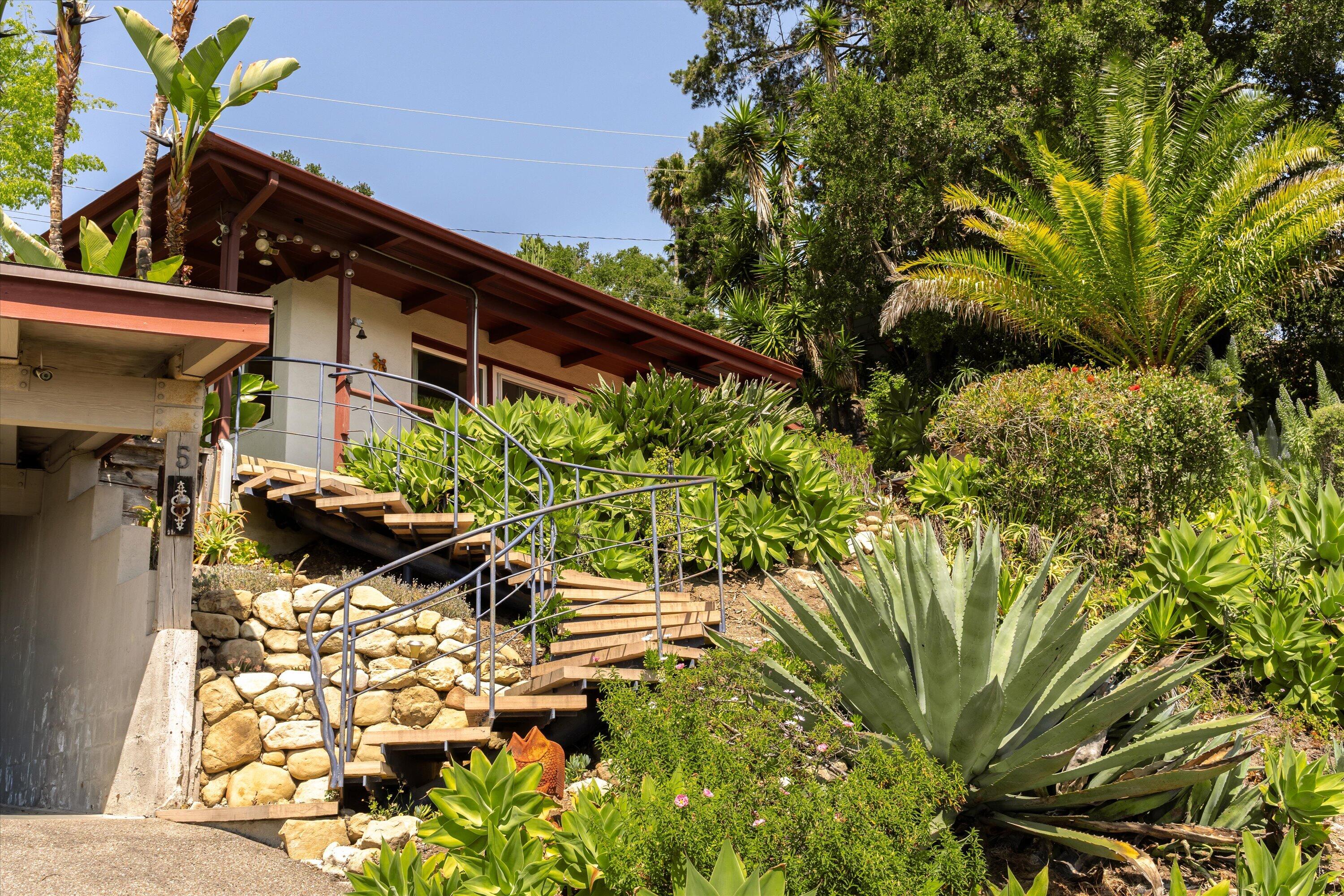 5 Las Alturas Road Santa Barbara, CA 93103 - Photo 3 of 24 03-5 Las Alturas Rd - 3