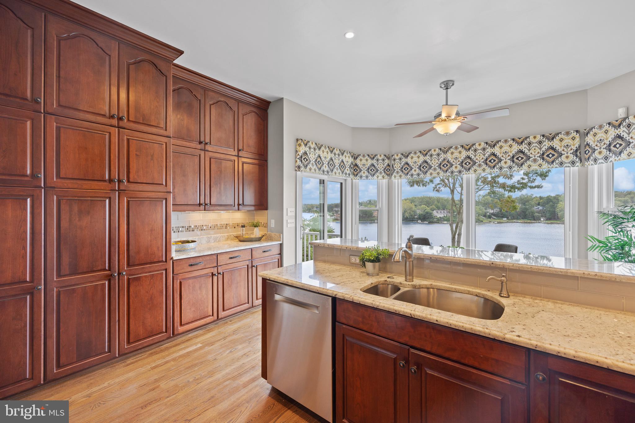 789 Sonne Drive Annapolis, MD 21401 - Photo 11 of 39 Lots of cabinets and counter space